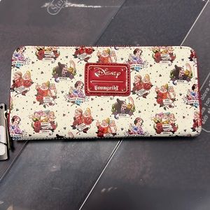 Disney loungefly NWT Princess Snow White, red&cream zip wallet. 8‎ 1/2”L x 41/2W